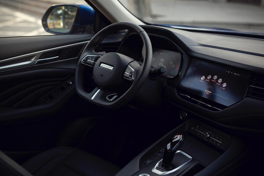 Интерьер Haval F7 2019 года  (фото 2 из 41)